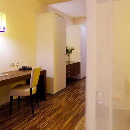 Hotel-restaurant Allmer 호텔