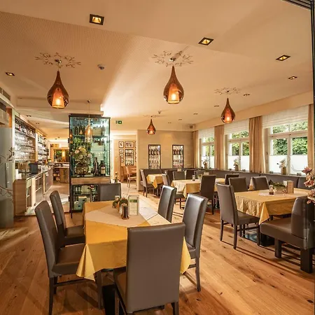 Hotel-restaurant Allmer 호텔 바이츠